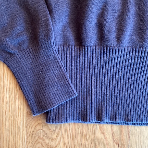 GAP Brown V-Neck Sweater Size S - Picture 3 of 7